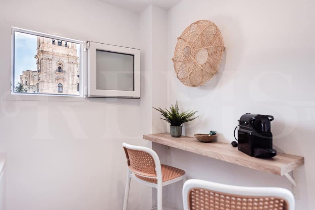 Apartment With Cathedral View & Terrace By Rems มาลากา ภายนอก รูปภาพ