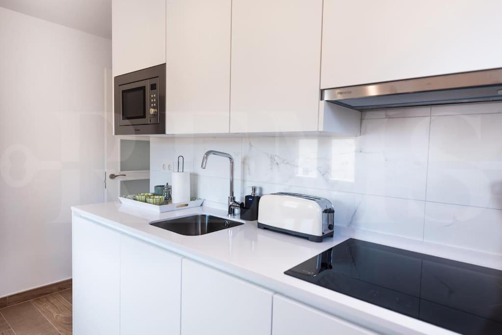 Apartment With Cathedral View & Terrace By Rems มาลากา ภายนอก รูปภาพ