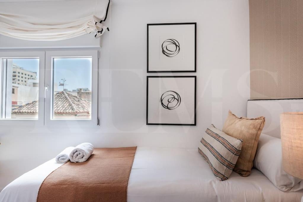 Apartment With Cathedral View & Terrace By Rems มาลากา ภายนอก รูปภาพ