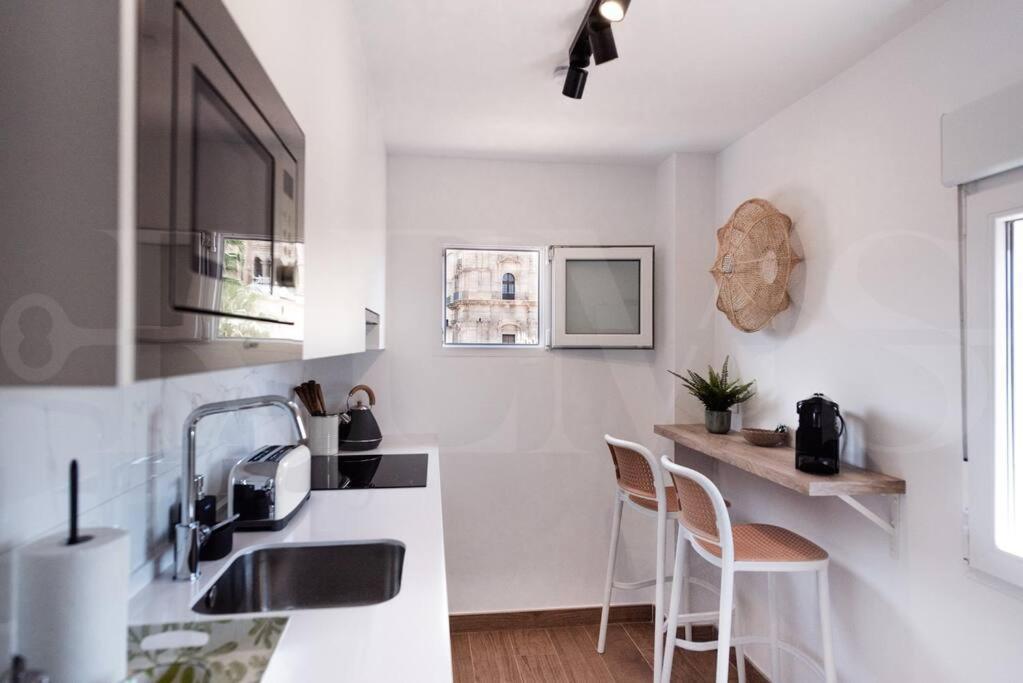 Apartment With Cathedral View & Terrace By Rems มาลากา ภายนอก รูปภาพ